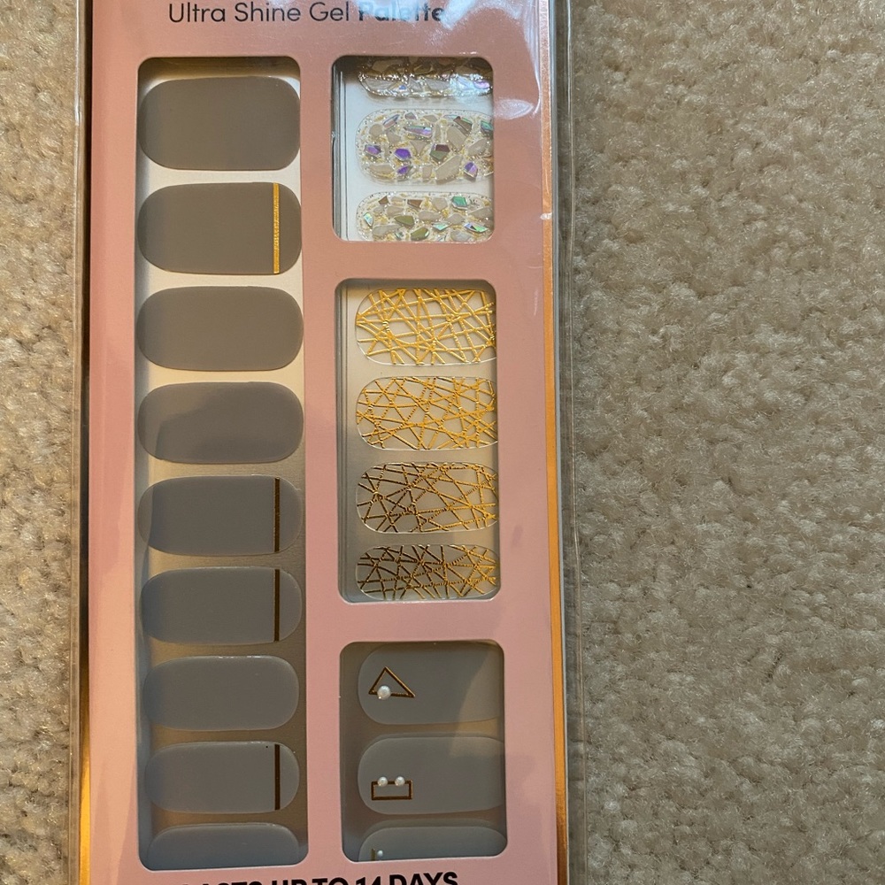 COPY - Dashing Diva Gloss Nail Wrap